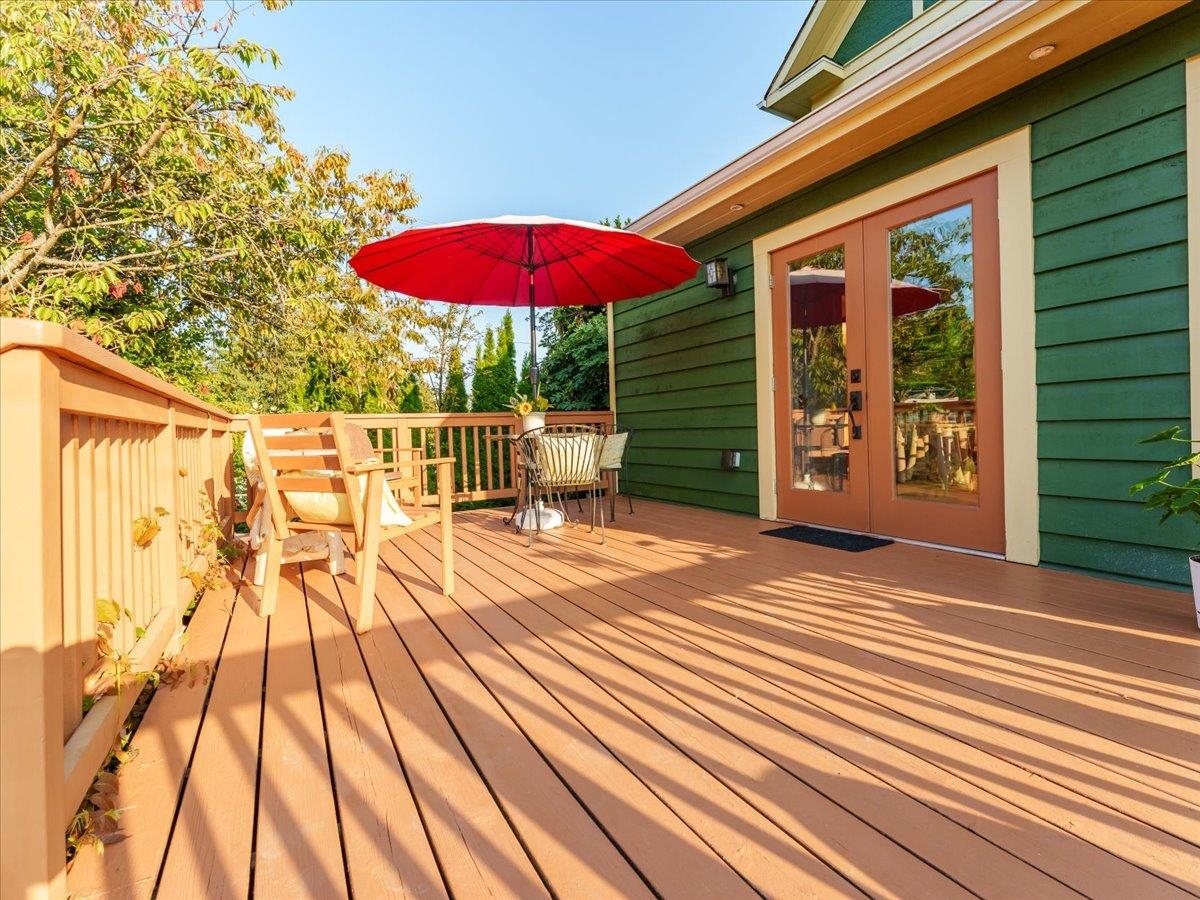 Guest Bathroom Photo of 848 E 6th Street, North Vancouver, BC