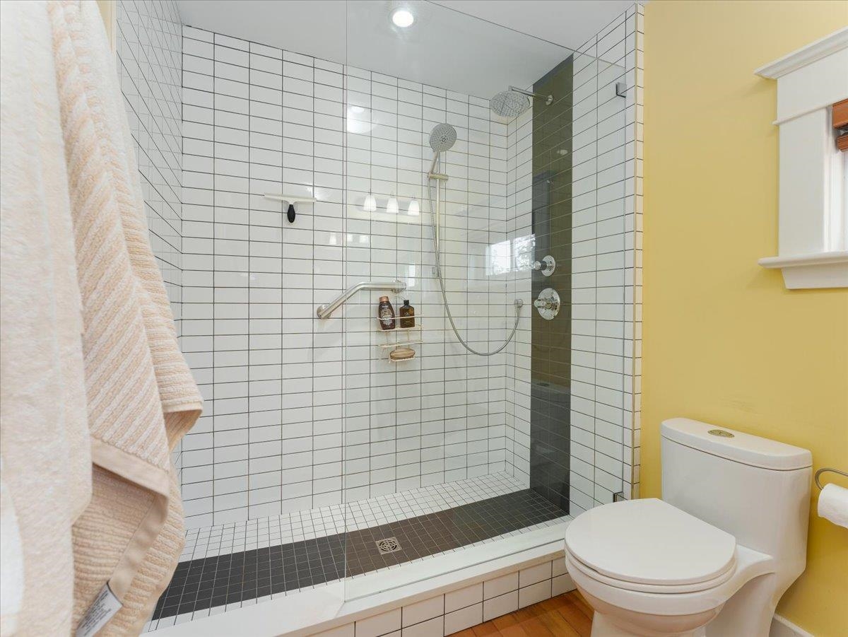 Outdoor Patio Photo of 848 E 6th Street, North Vancouver, BC