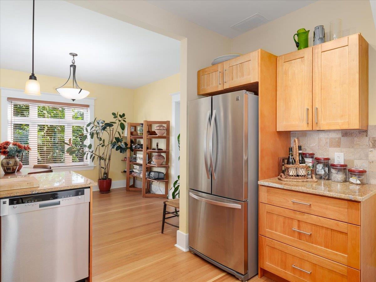 Primary Bathroom Photo of 848 E 6th Street, North Vancouver, BC