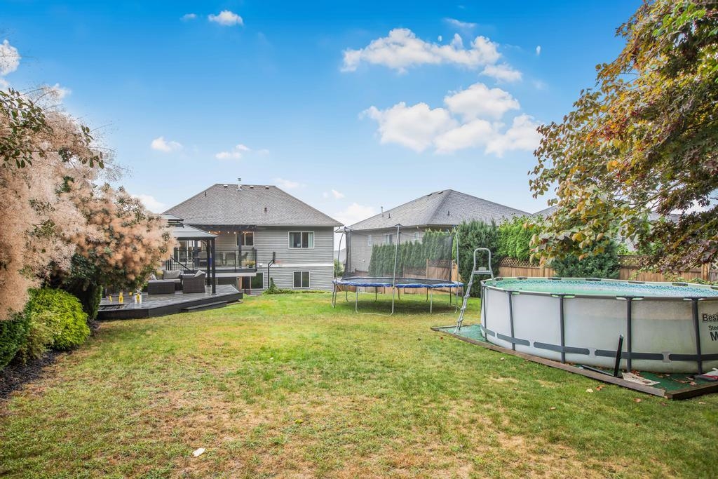 Outdoor Kitchen Photo of 33591 12th Avenue, Mission, BC