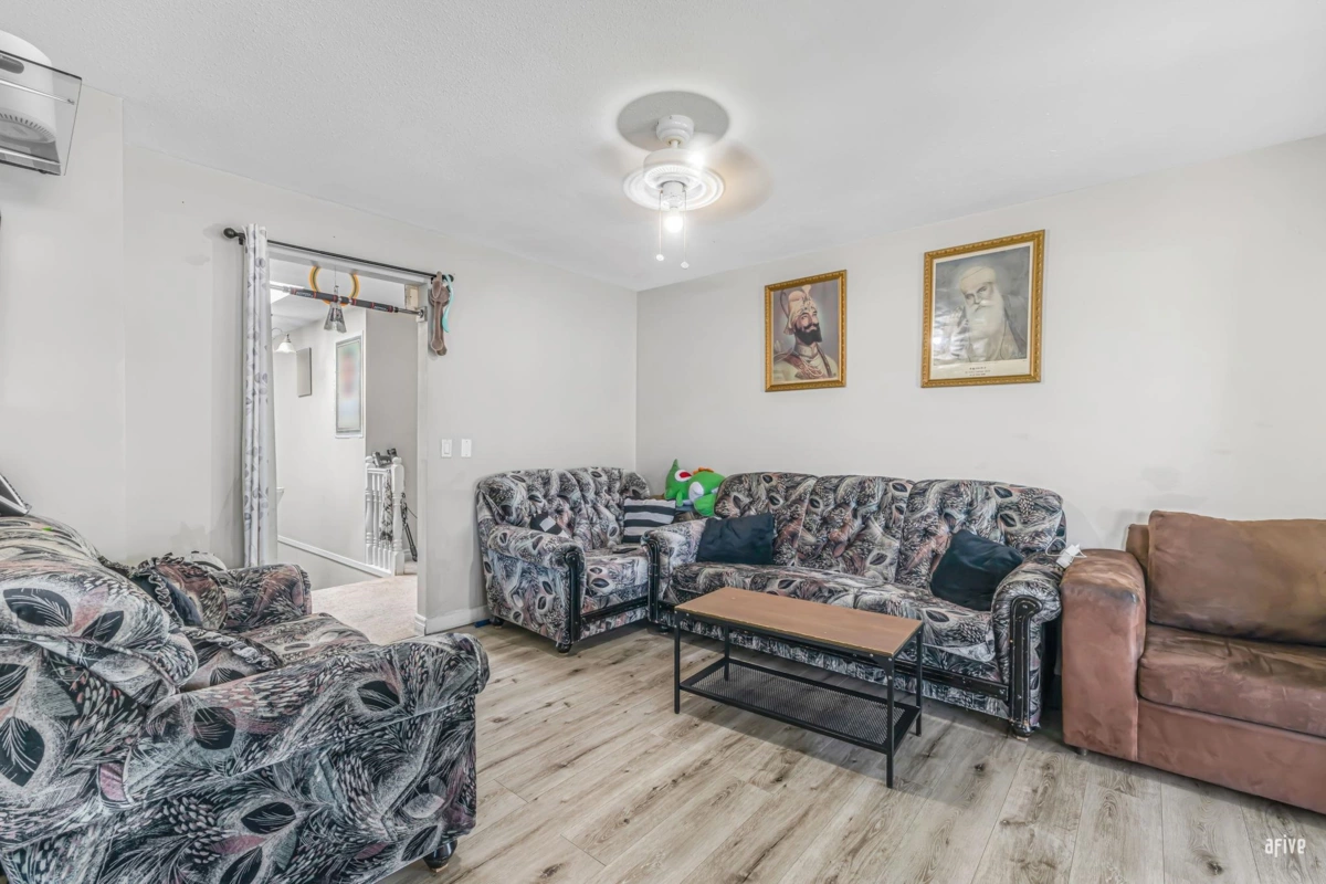 Breakfast Nook Photo of 14373 66 Avenue, Surrey, BC