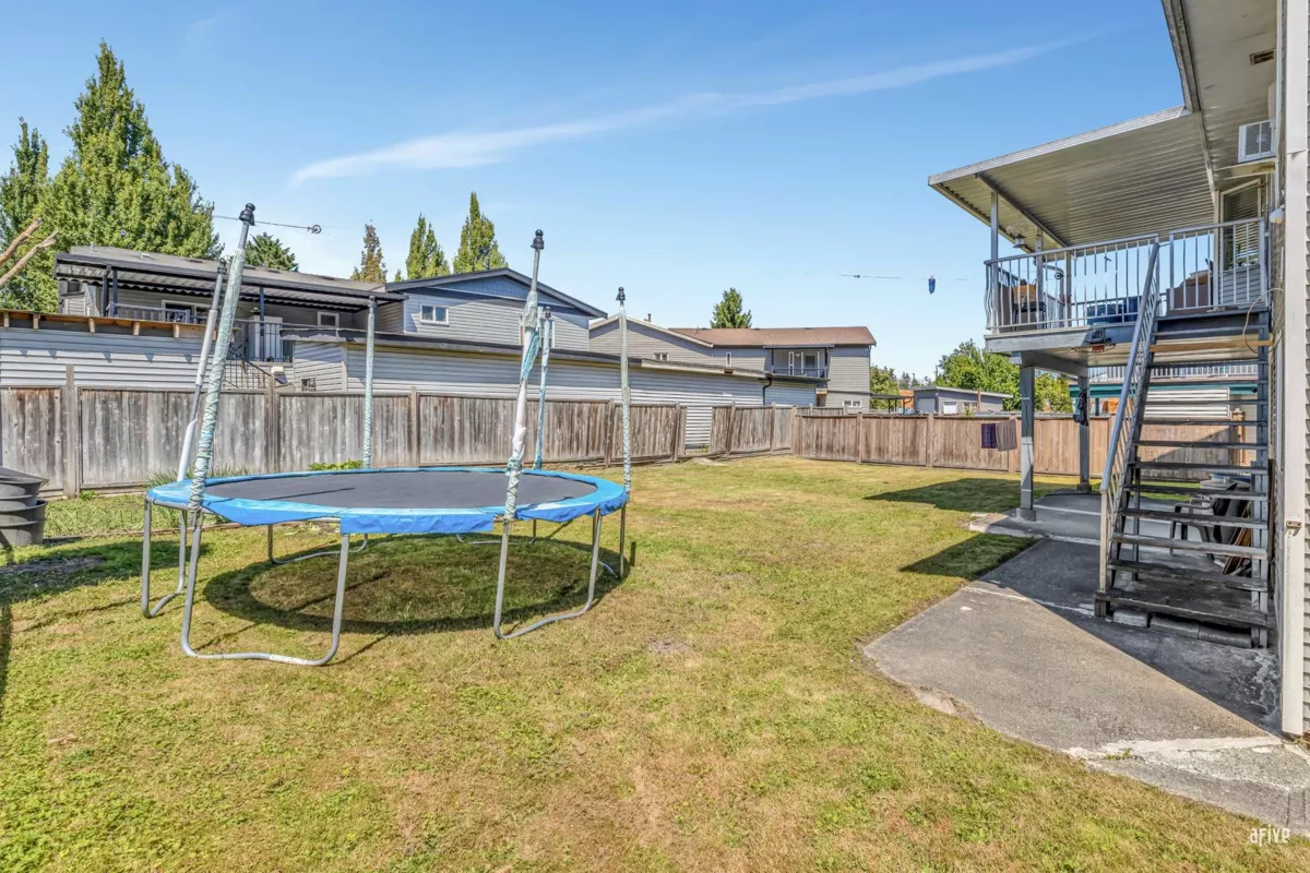 Staircase Photo of 14373 66 Avenue, Surrey, BC