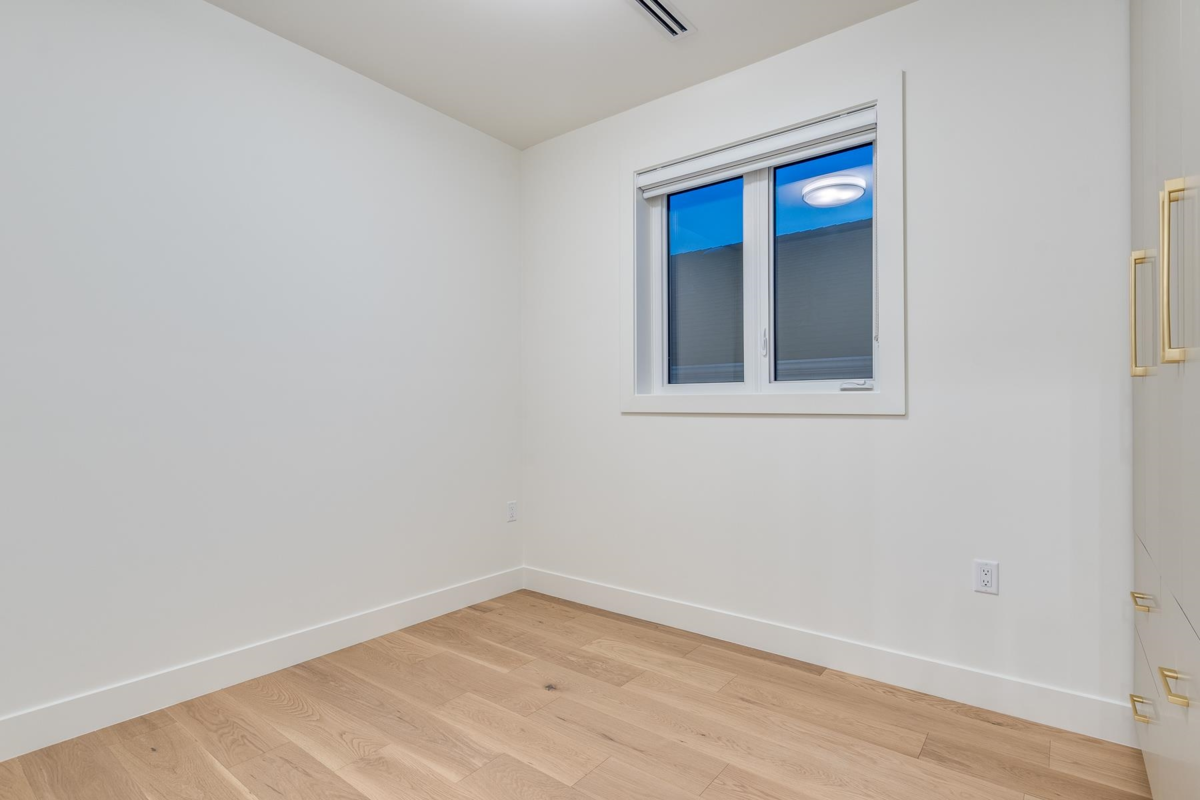 Basement Recreation Room Photo of 1 2263 E 35th Avenue, Vancouver, BC