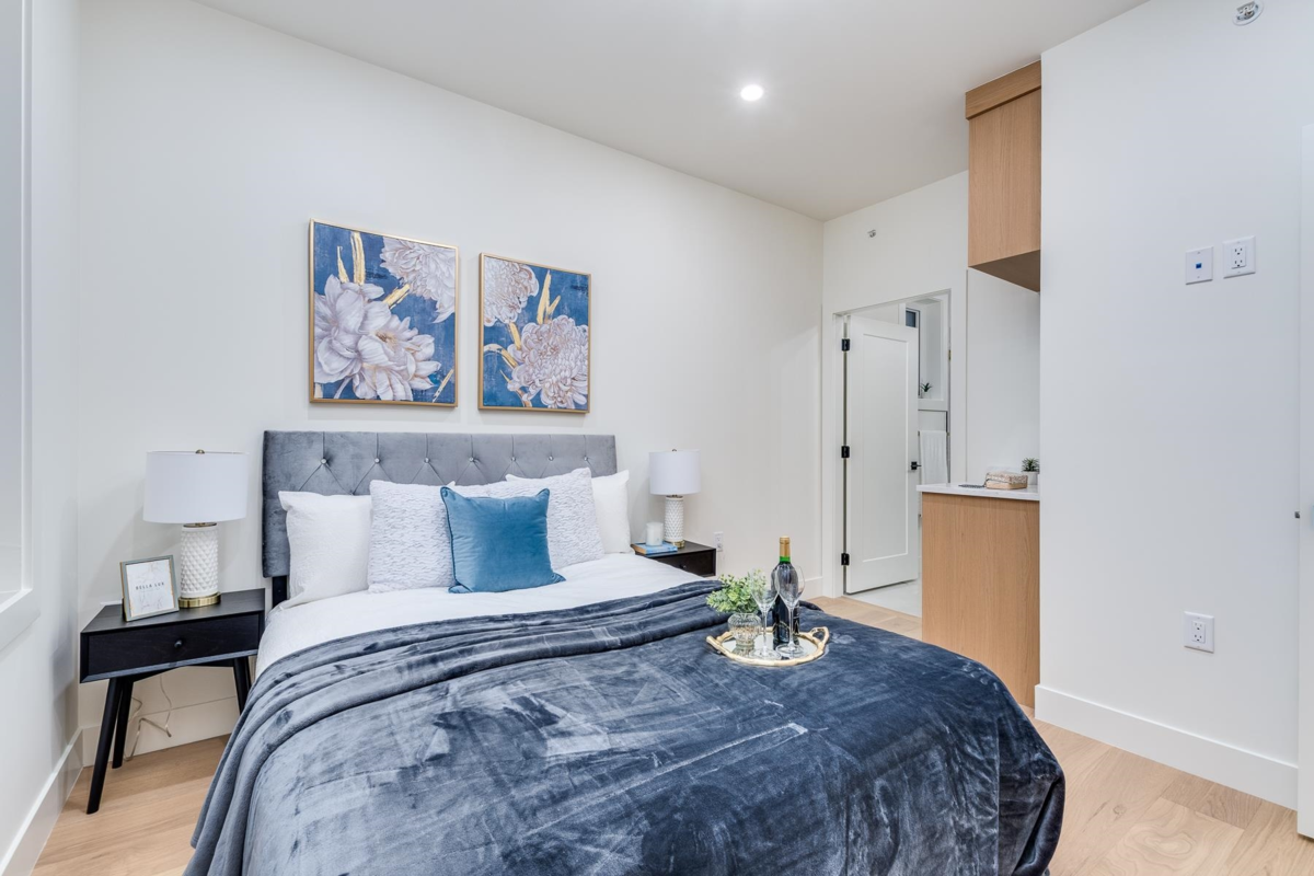 Guest Bathroom Photo of 1 2263 E 35th Avenue, Vancouver, BC