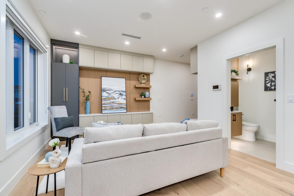 Kitchen Photo of 1 2263 E 35th Avenue, Vancouver, BC