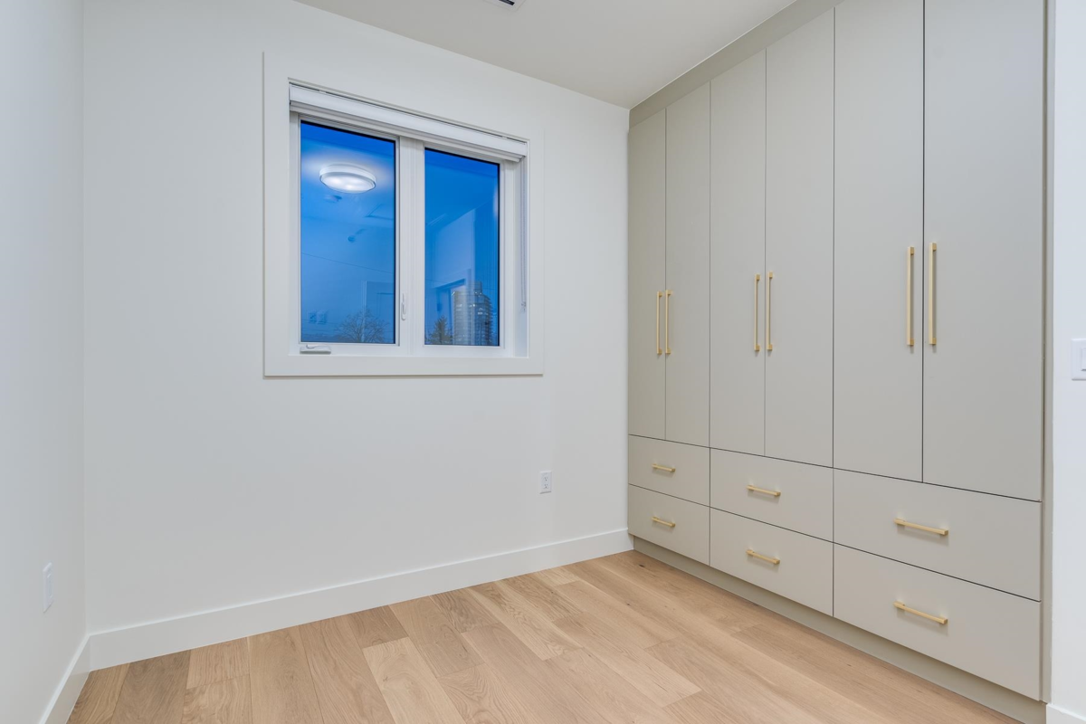 Laundry Room Photo of 1 2263 E 35th Avenue, Vancouver, BC