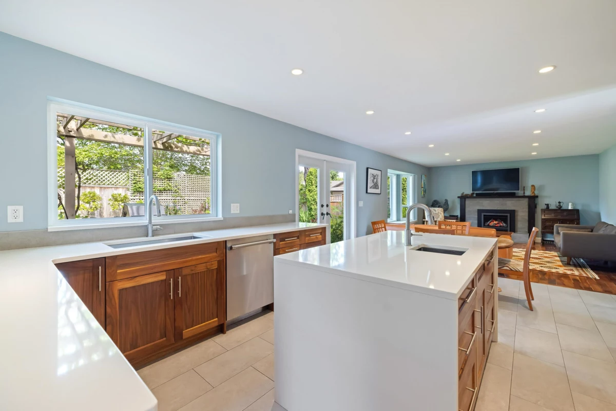 Primary Bathroom Photo of 643 Goldenrod Boulevard, Delta, BC