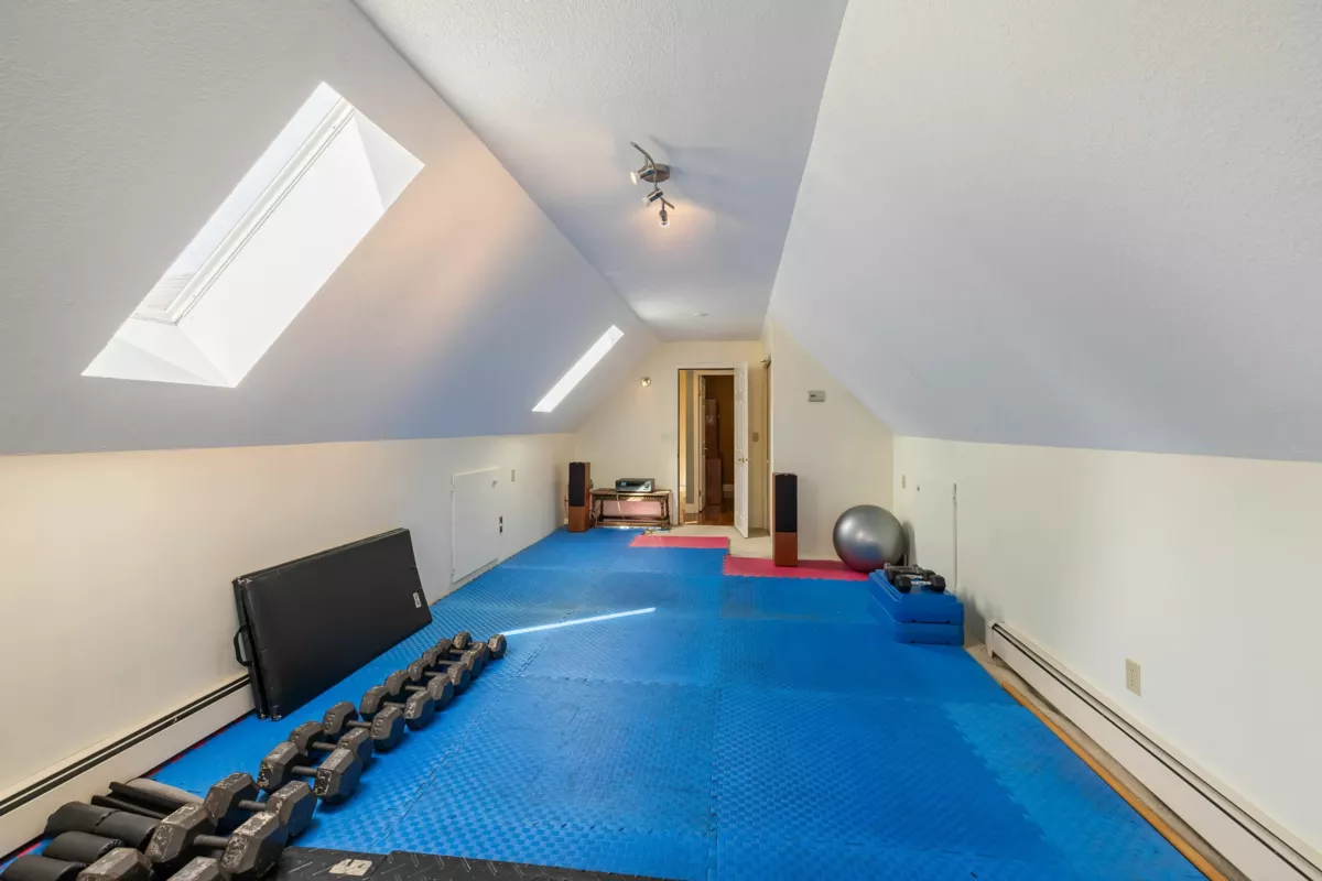 Staircase Photo of 643 Goldenrod Boulevard, Delta, BC