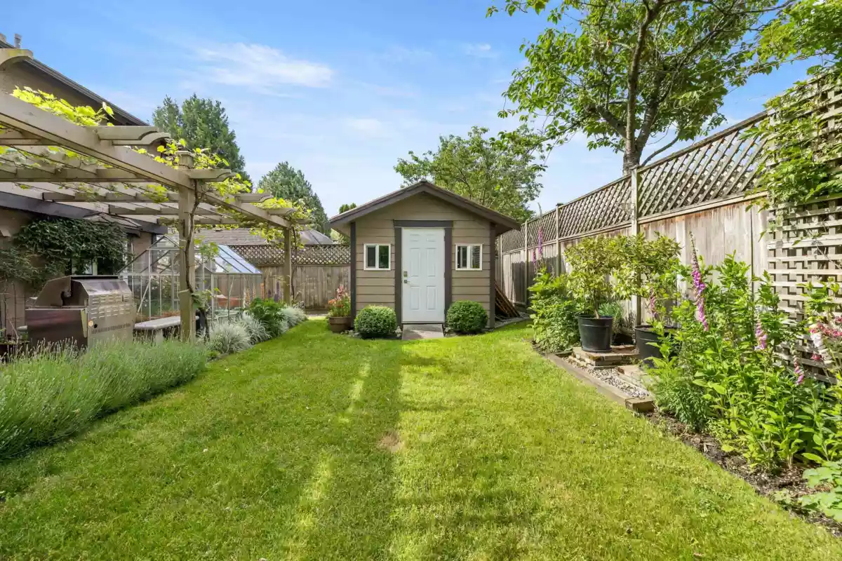 Swimming Pool Photo of 643 Goldenrod Boulevard, Delta, BC