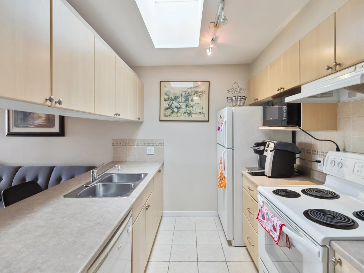 Dining Area Photo of 416 2891 E Hastings Street, Vancouver, BC
