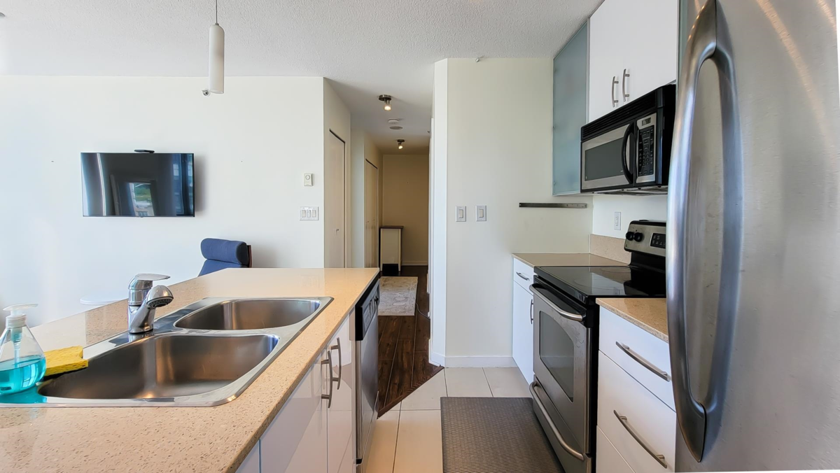 Walk-In Closet Photo of 802 909 Mainland Street, Vancouver, BC