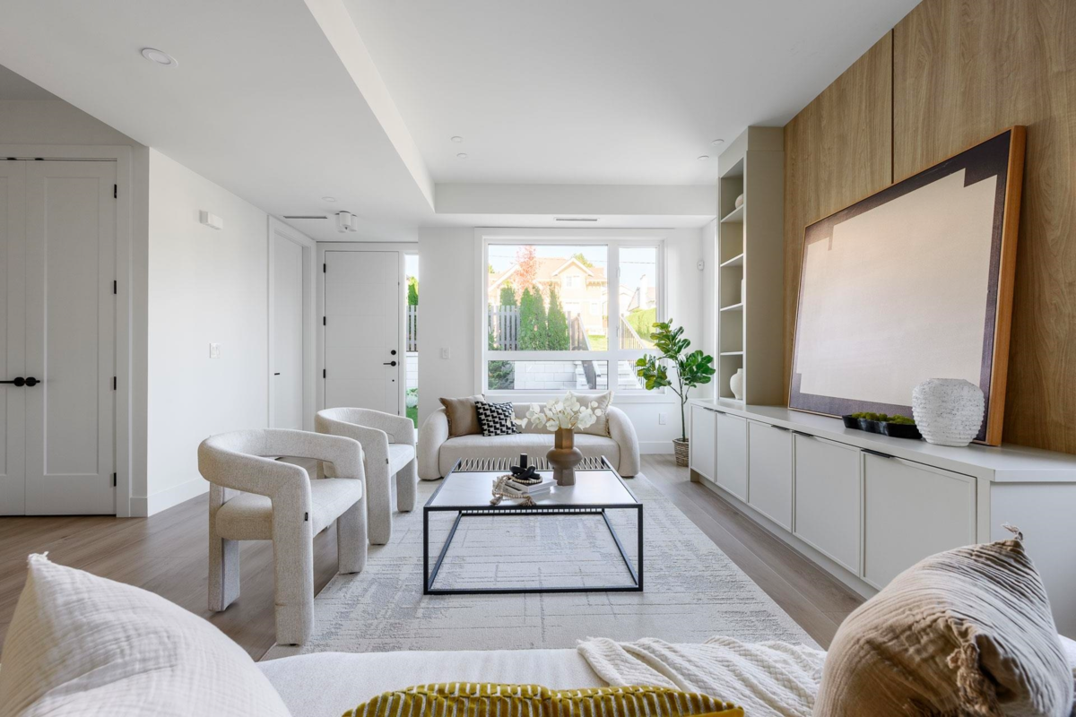 Dining Area Photo of 102 1132 Madore Avenue, Coquitlam, BC