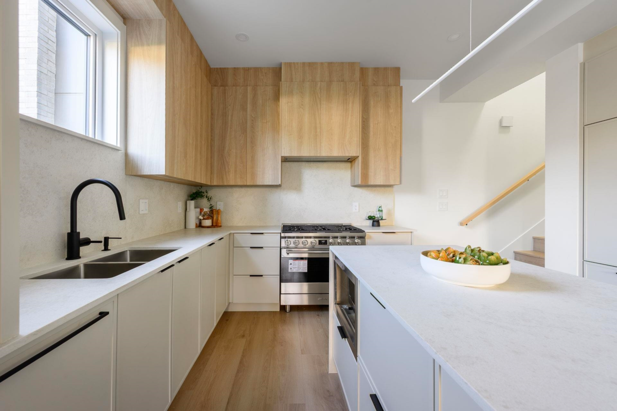 Primary Bathroom Photo of 102 1132 Madore Avenue, Coquitlam, BC
