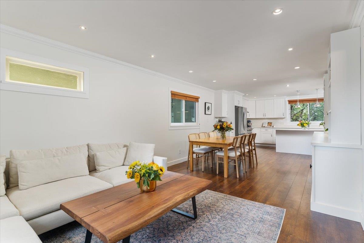 Breakfast Nook Photo of 4833 Lanark Street, Vancouver, BC