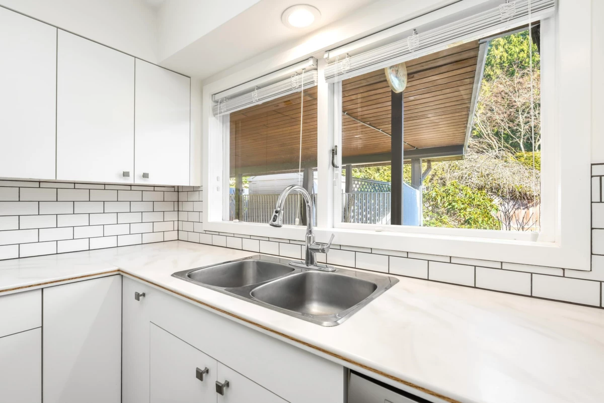 Primary Bathroom Photo of 429 Newlands Road, West Vancouver, BC