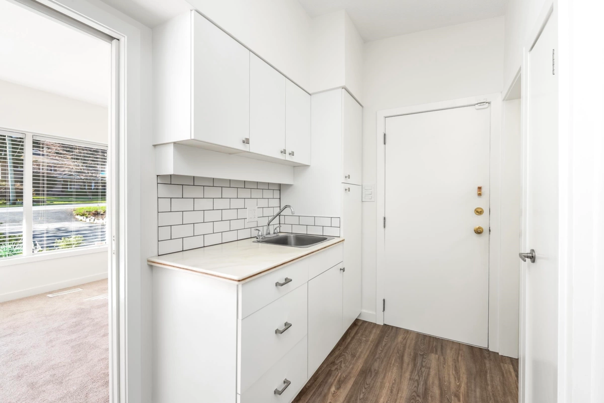 Walk-In Closet Photo of 429 Newlands Road, West Vancouver, BC