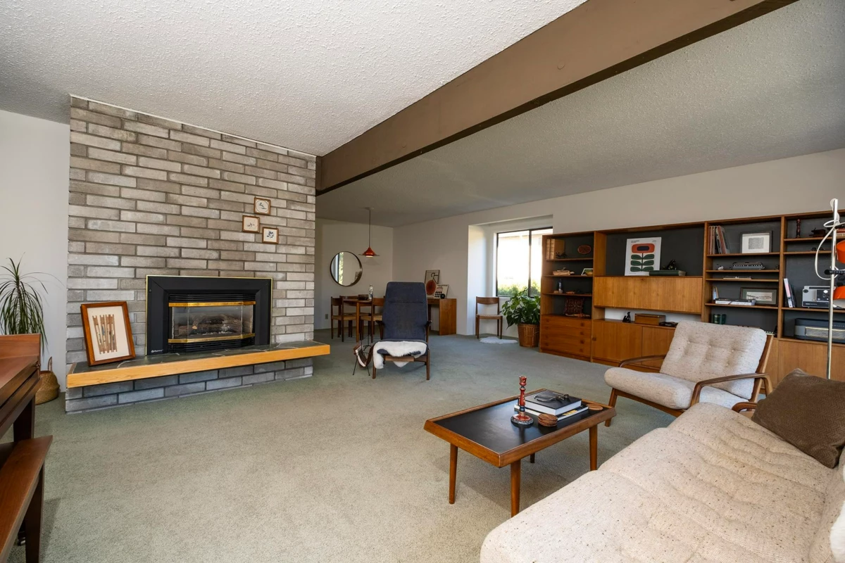 Living Room Photo of 670 Fairmont Road, Gibsons, BC