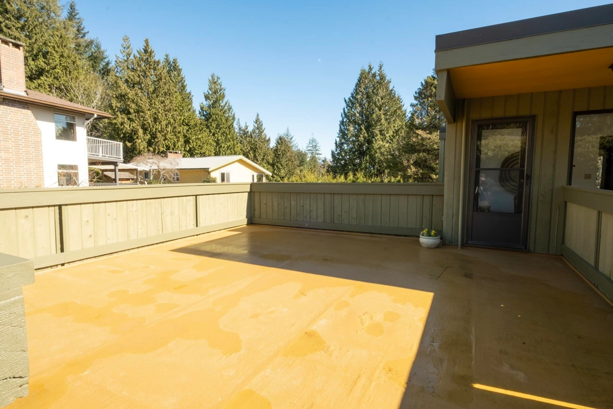 Outdoor Kitchen Photo of 670 Fairmont Road, Gibsons, BC