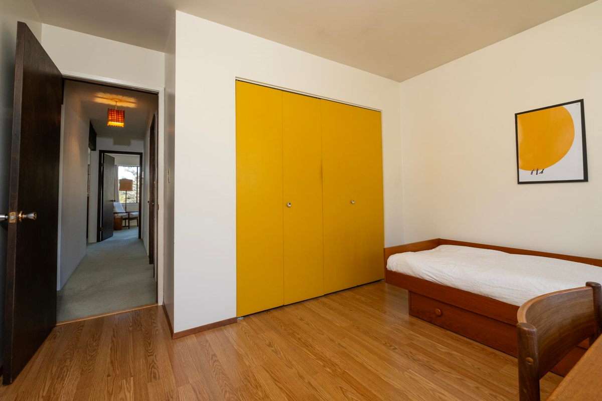 Powder Room Photo of 670 Fairmont Road, Gibsons, BC