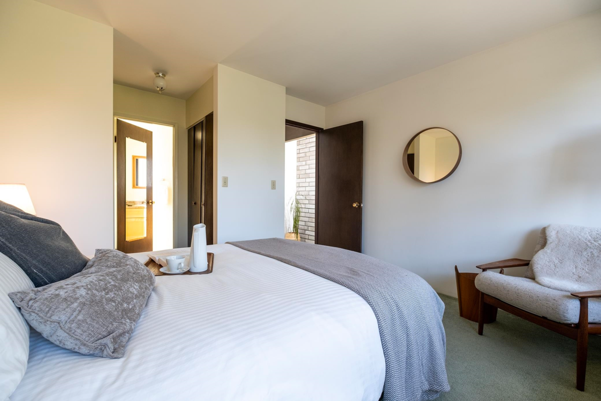 Primary Bathroom Photo of 670 Fairmont Road, Gibsons, BC