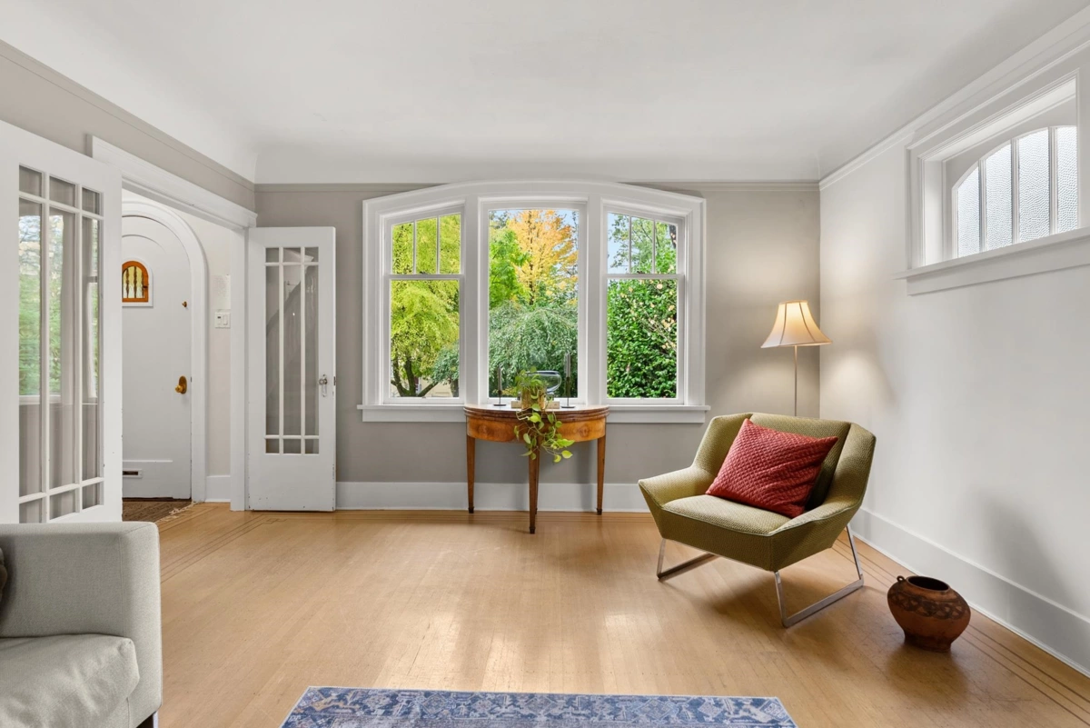 Kitchen Island Photo of 3141 W 39th Avenue, Vancouver, BC