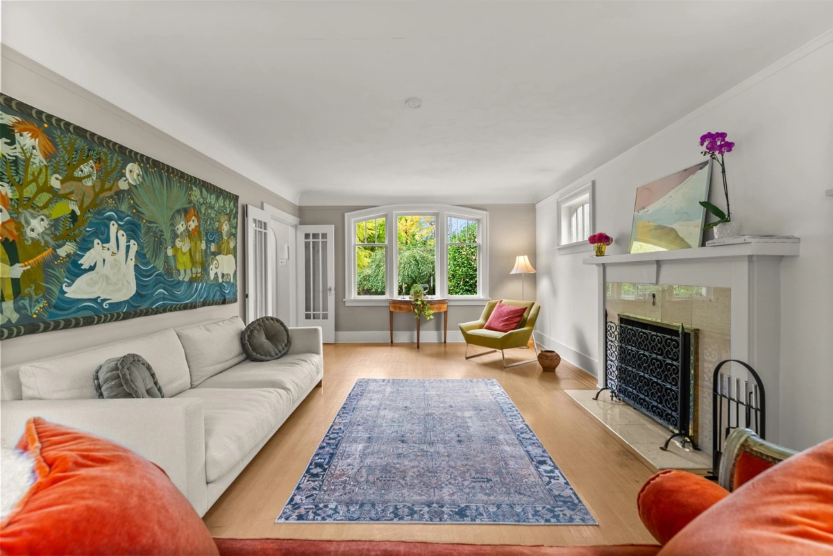 Living Room Photo of 3141 W 39th Avenue, Vancouver, BC