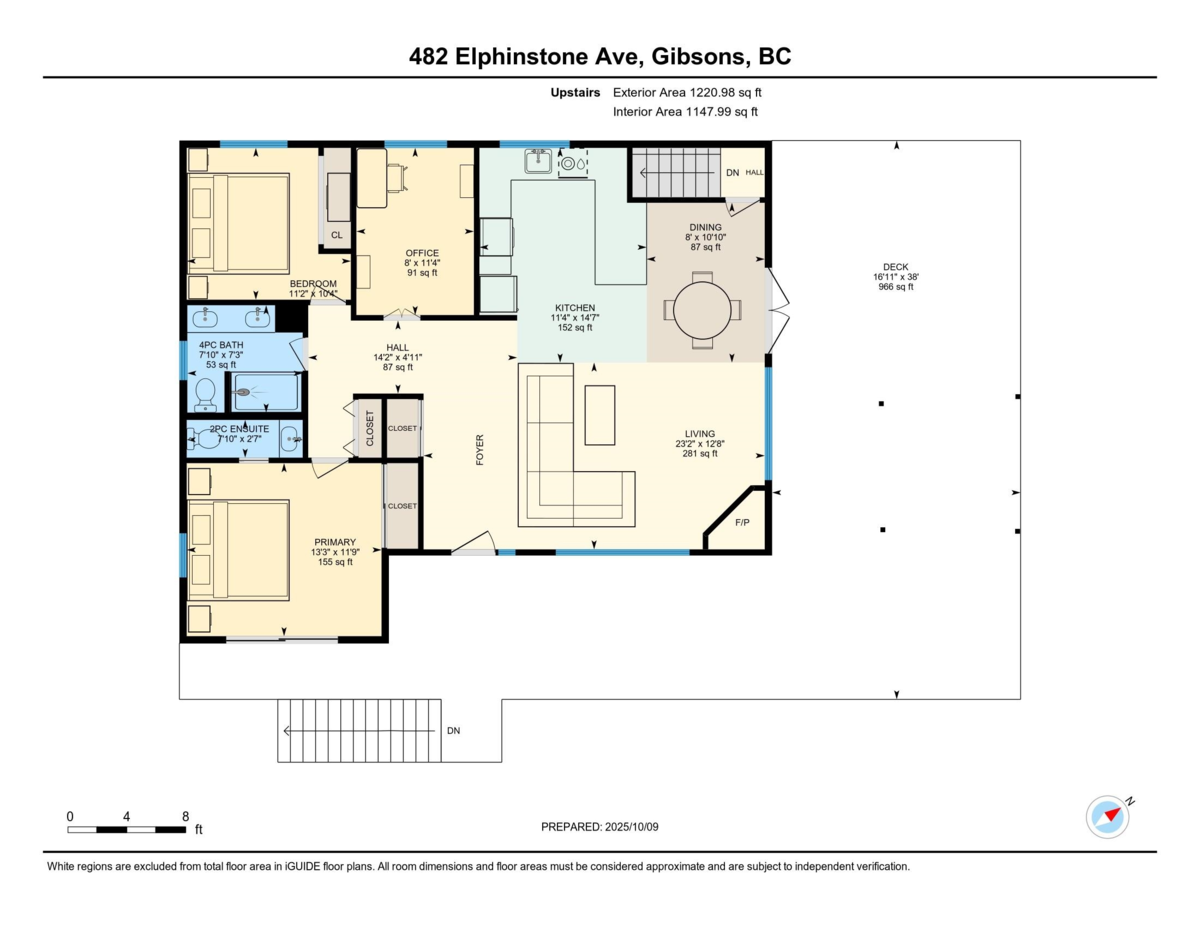 Entry Foyer Photo of 482 Elphinstone Avenue, Gibsons, BC