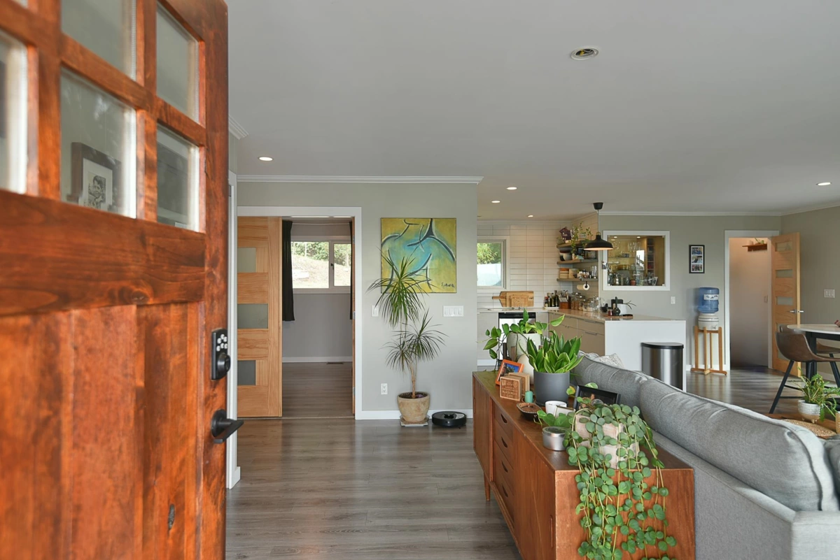 Living Room Photo of 482 Elphinstone Avenue, Gibsons, BC