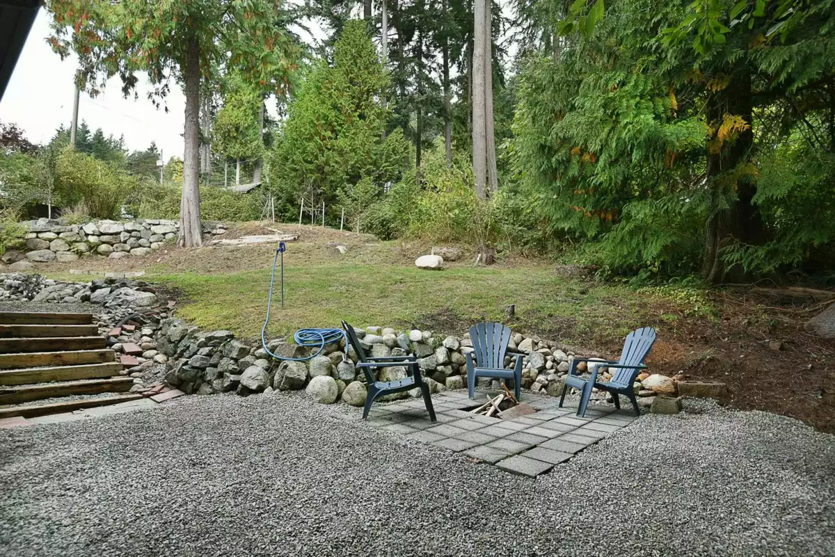 Mudroom Photo of 482 Elphinstone Avenue, Gibsons, BC