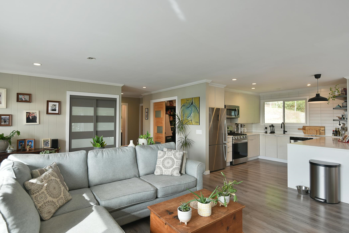 Pantry Photo of 482 Elphinstone Avenue, Gibsons, BC