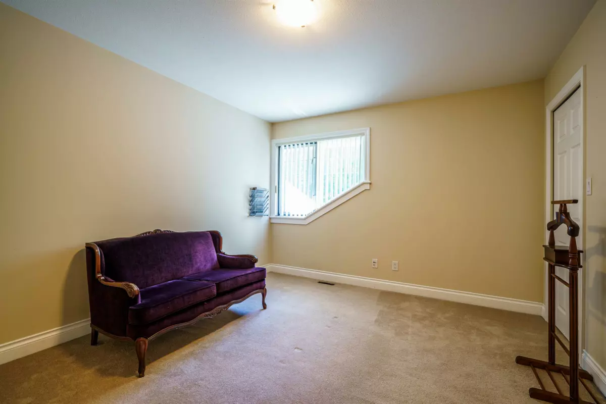 Entry Foyer Photo of 9346 216 Street, Langley, BC