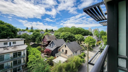 Breakfast Nook Photo of 802 238 W Broadway, Vancouver, BC