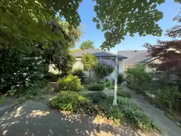 637 W 24th Avenue, Vancouver, BC, Vancouver — Single Family Residence for sale
