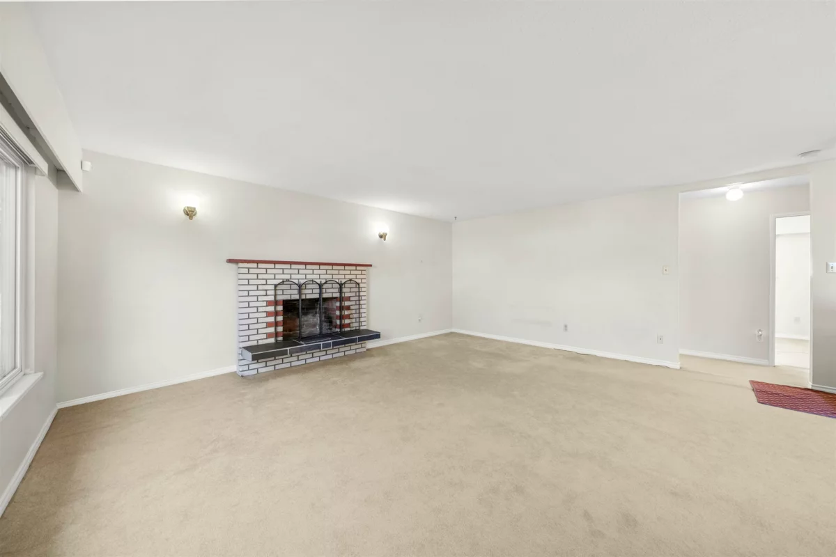 Dining Area Photo of 12178 97 Avenue, Surrey, BC