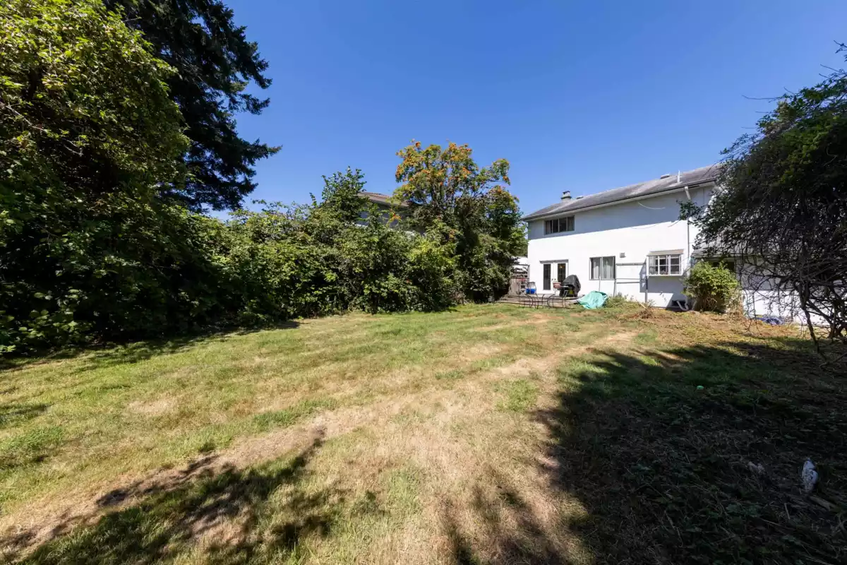 Garage Interior Photo of 6580 Williams Road, Richmond, BC