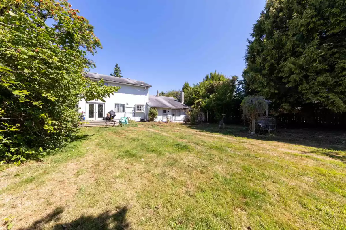 Staircase Photo of 6580 Williams Road, Richmond, BC