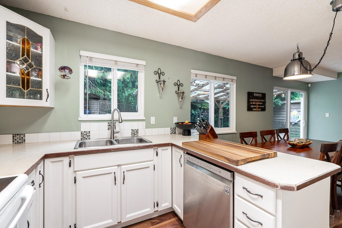 Breakfast Nook Photo of 8370 Sheaves Road, Delta, BC