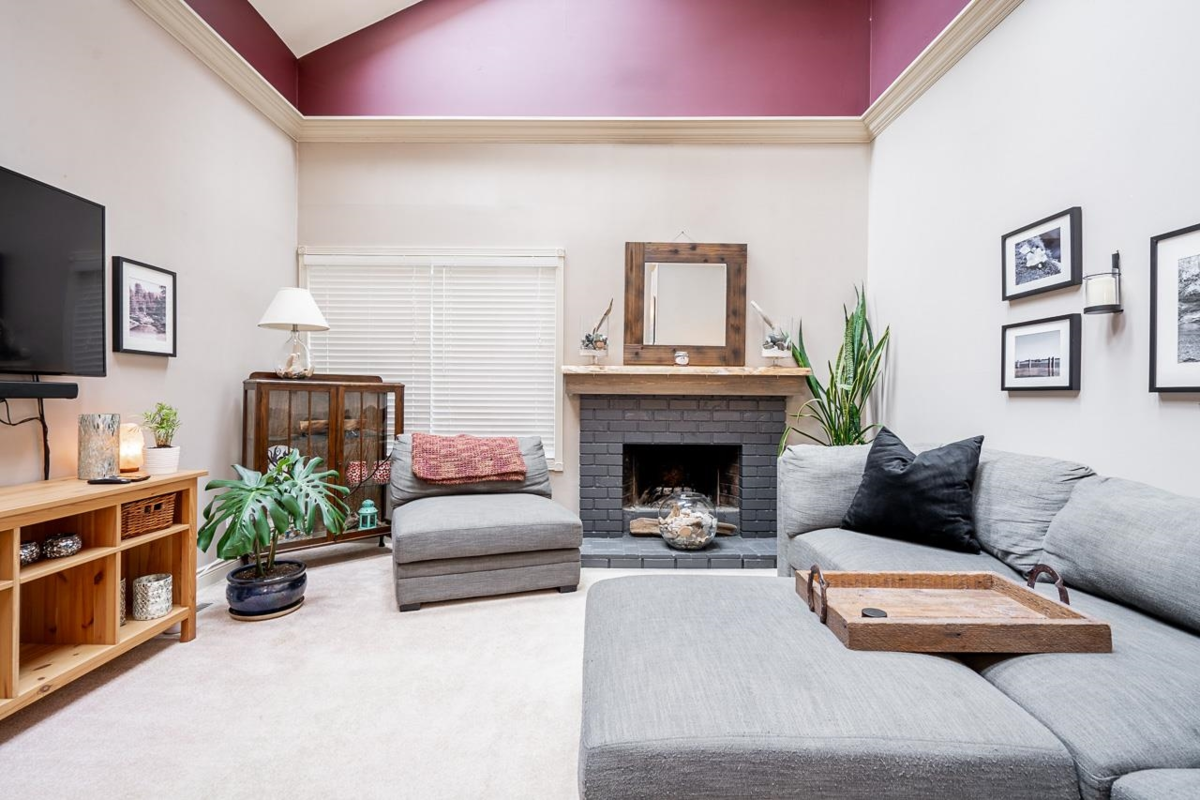 Living Room Photo of 8370 Sheaves Road, Delta, BC