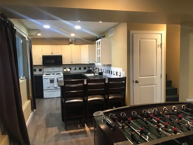 Backyard Photo of 190 N Ellesmere Avenue, Burnaby, BC