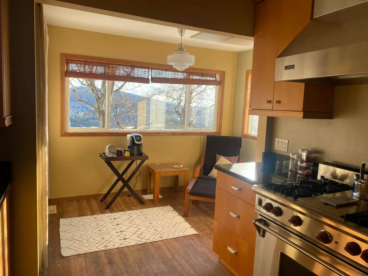 Basement Recreation Room Photo of 190 N Ellesmere Avenue, Burnaby, BC