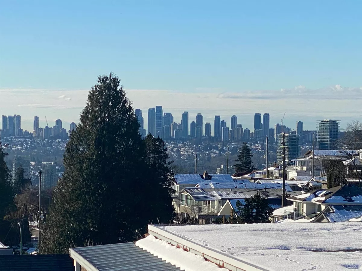 Hot Tub / Spa Photo of 190 N Ellesmere Avenue, Burnaby, BC