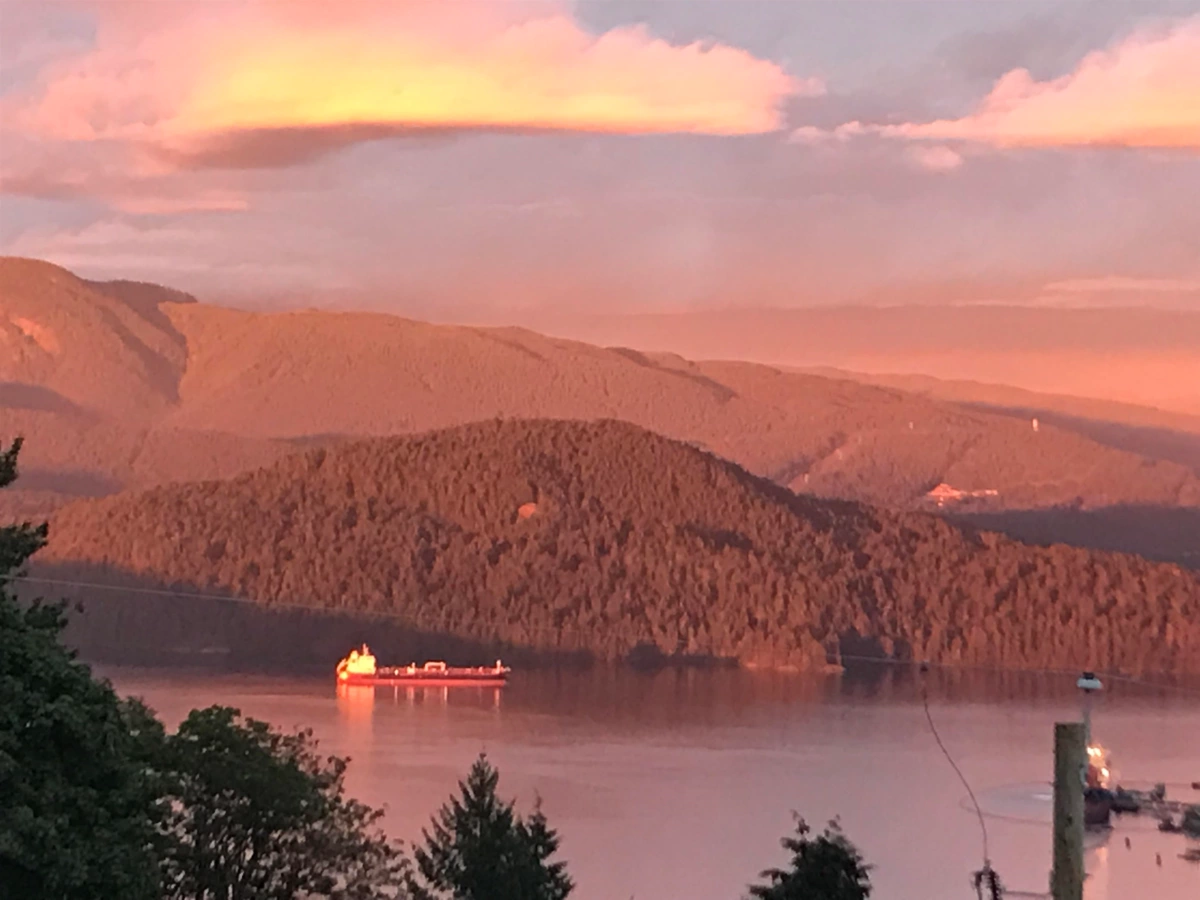 Kitchen Island Photo of 190 N Ellesmere Avenue, Burnaby, BC
