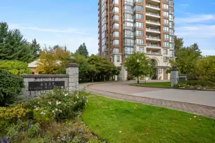 2805 6837 Station Hill Drive, Burnaby, BC, Burnaby — Apartment/Condo for sale
