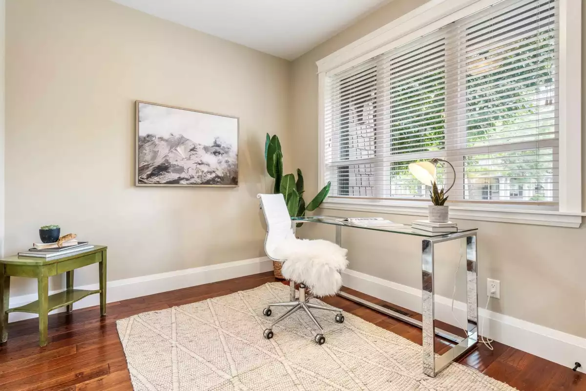 Entry Foyer Photo of 2 5882 Cowichan Street, Chilliwack, BC