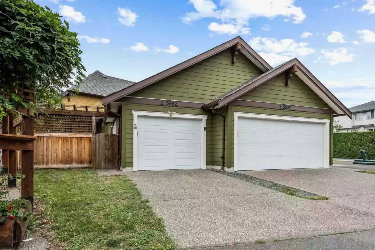 Hot Tub / Spa Photo of 2 5882 Cowichan Street, Chilliwack, BC