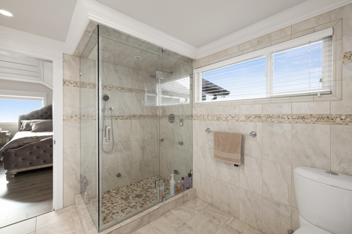 Entry Foyer Photo of 4050 St. Pauls Avenue, North Vancouver, BC