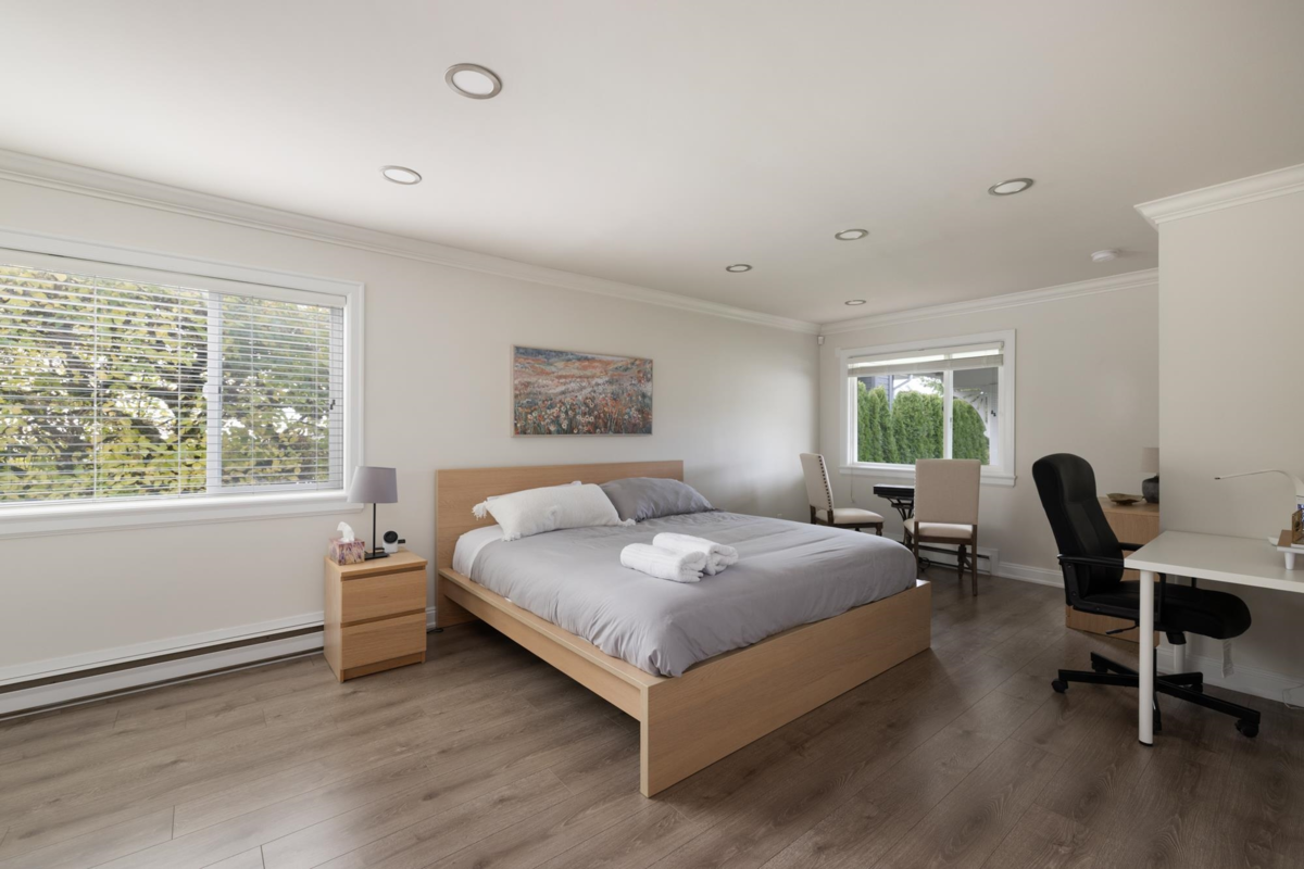 Laundry Room Photo of 4050 St. Pauls Avenue, North Vancouver, BC