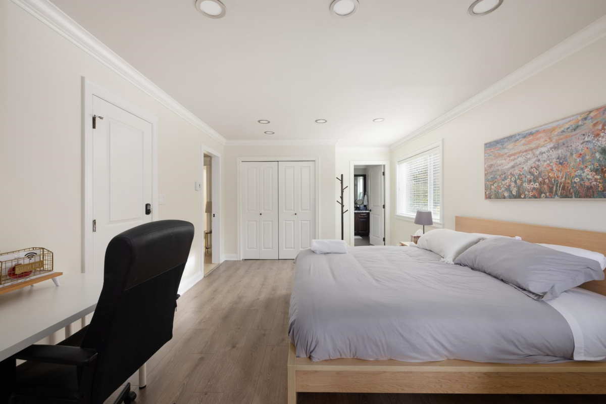 Mudroom Photo of 4050 St. Pauls Avenue, North Vancouver, BC