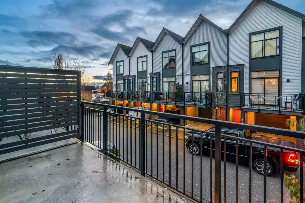 Backyard Photo of 112 17578 57a Avenue, Surrey, BC