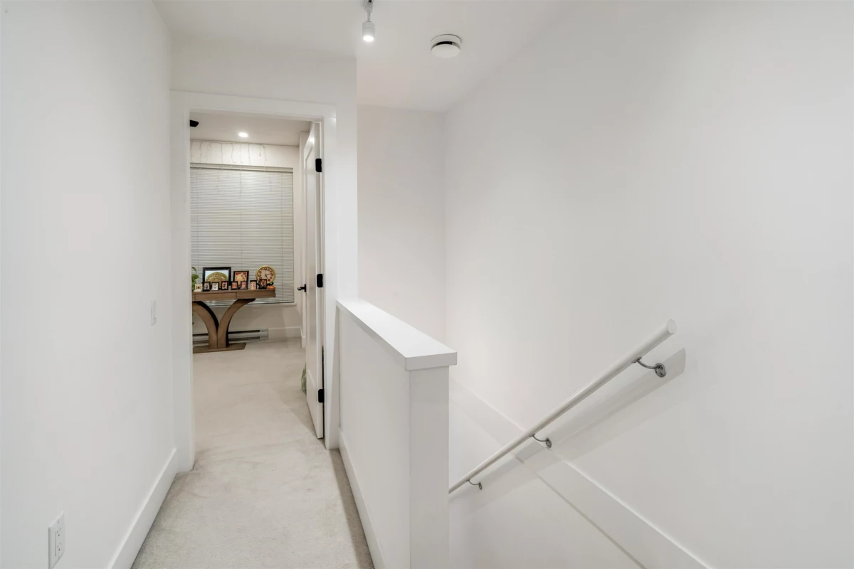 Basement Recreation Room Photo of 112 17578 57a Avenue, Surrey, BC